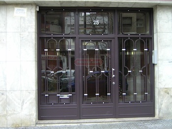 Puerta de comunidad